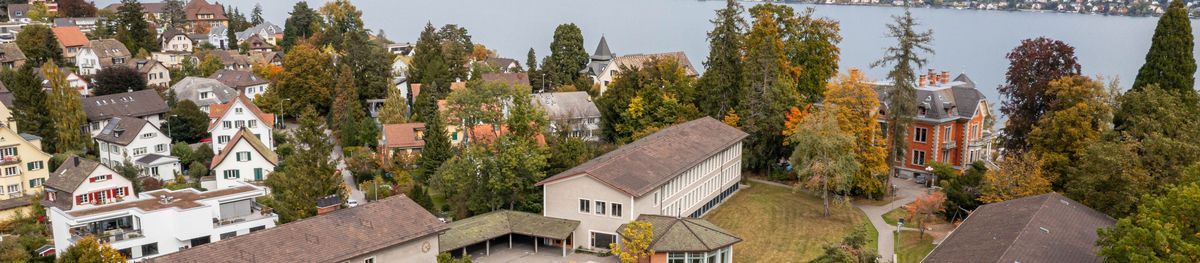 Luftaufnahme Schule