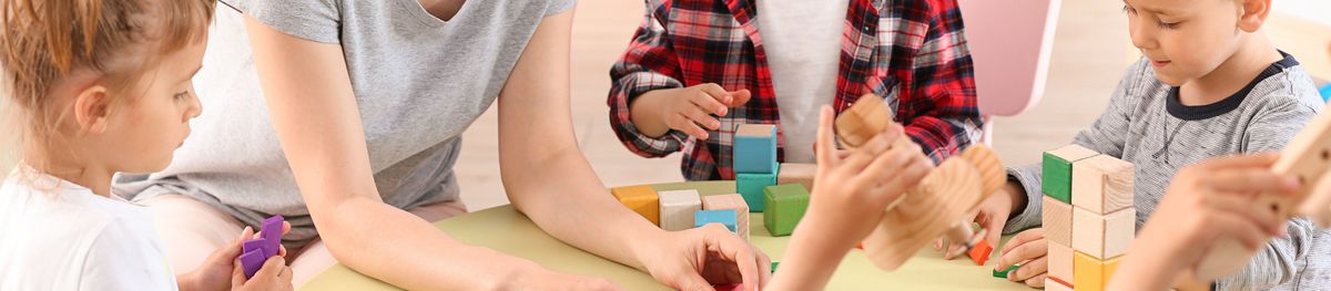 Kindergarten Kinder beim Spielen